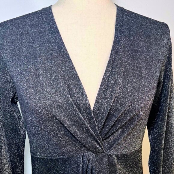 HEARTLOOM Dark Grey Sonora Shimmer Glitter Twist Front Long Sleeve Top Size M - Picture 3 of 10